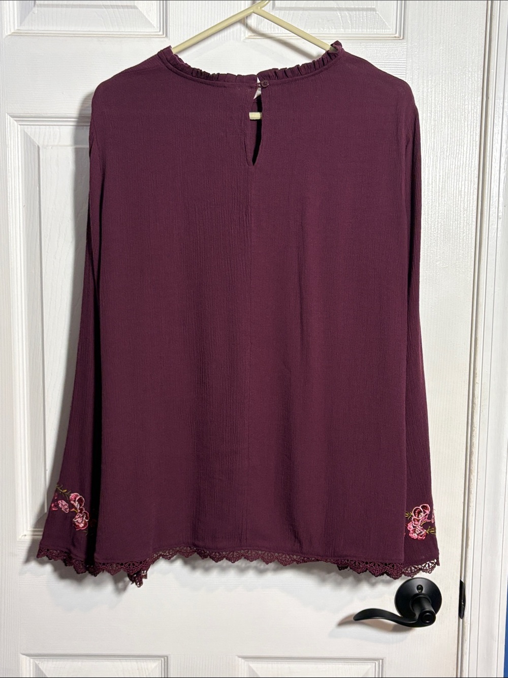 Time and Tru Burgundy Long-Sleeve Tunic Top with Floral Embroidered Cuffs Large - Picture 2 of 6